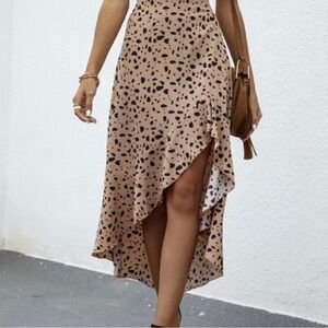 ❤️3 for$10❤️ SHEIN Beige and Black Spotted High-Low Skirt